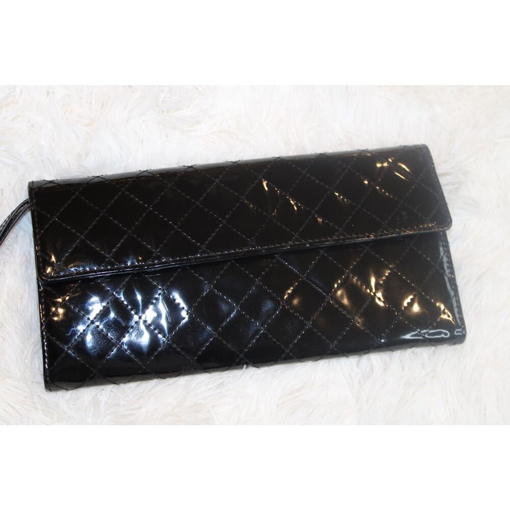 Aldo Women medium Clutch black.